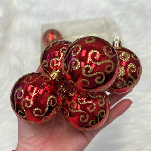 ๐ Must Bundle ๐ Red and Gold Holiday Ornaments (Set of 6) - Picture 10 of 10